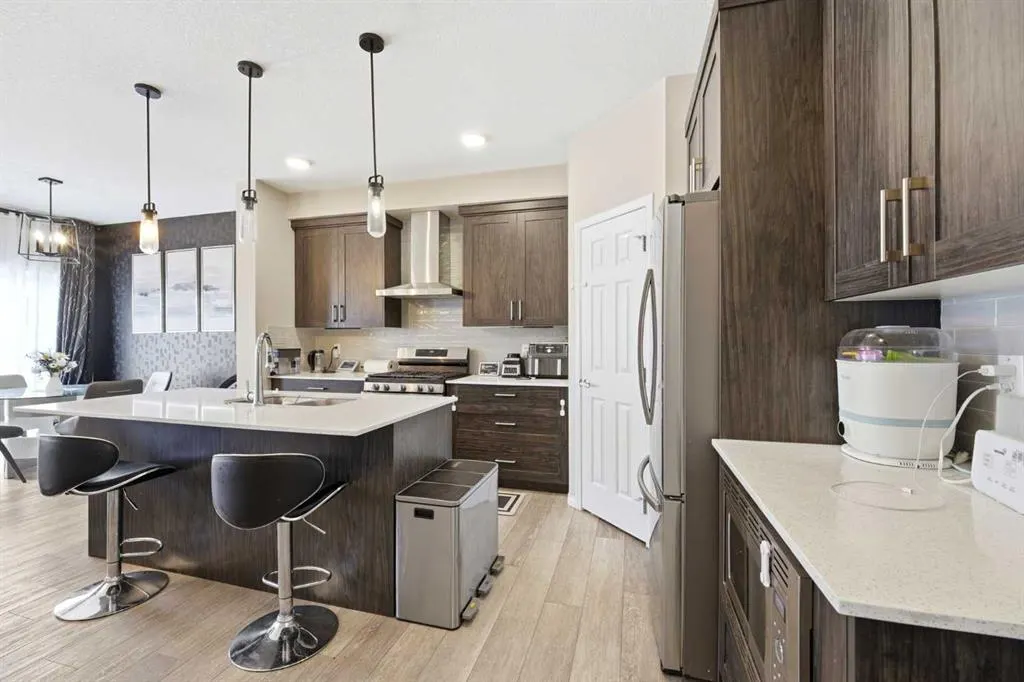 121 Carringvue Park NW