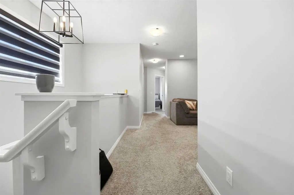 121 Carringvue Park NW