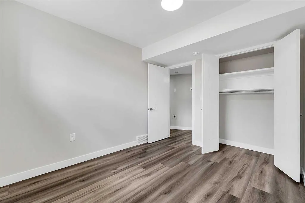 121 Carringvue Park NW