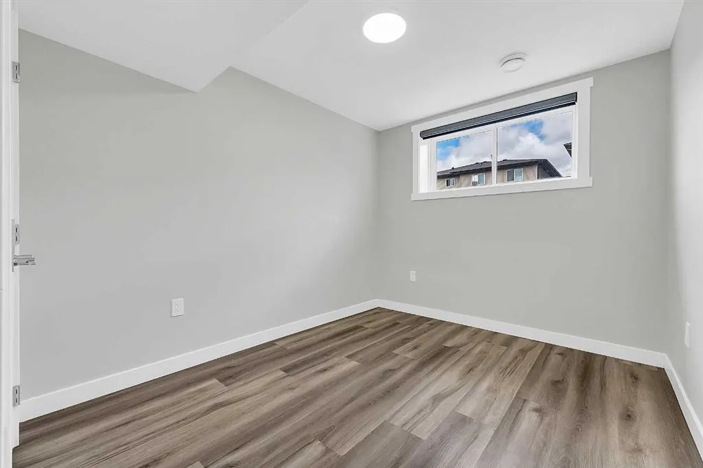 121 Carringvue Park NW