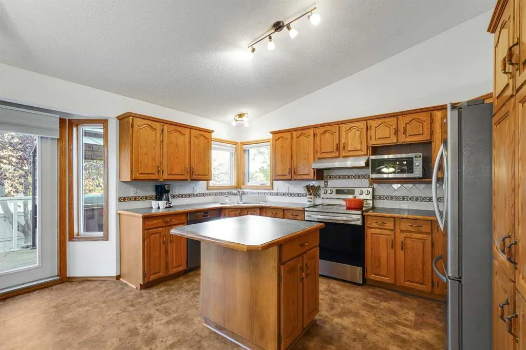 27 Sun Harbour Road SE