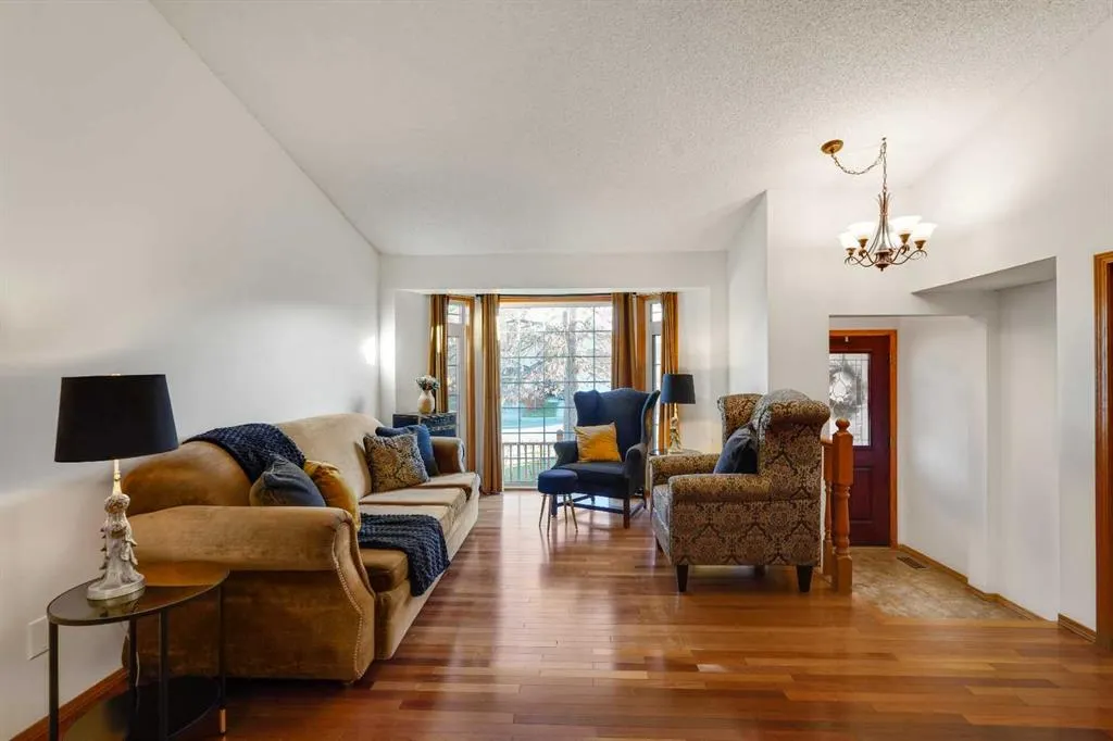27 Sun Harbour Road SE