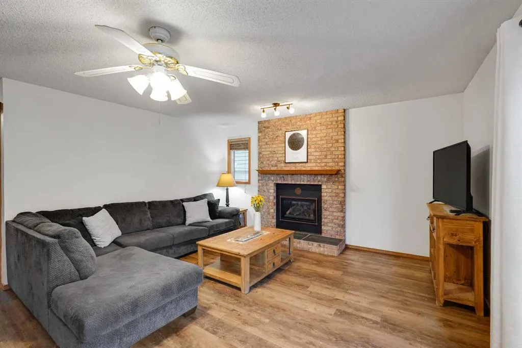 27 Sun Harbour Road SE