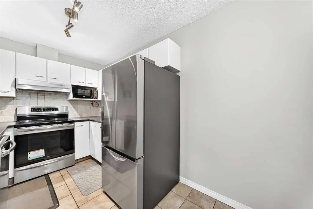 1222 Edenwold Heights NW ##1222