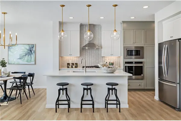 79 Creekside Rise SW