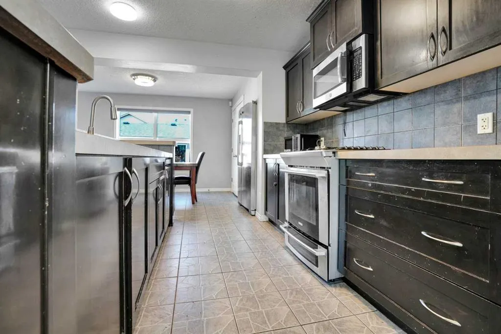 121 Skyview Ranch Drive NE