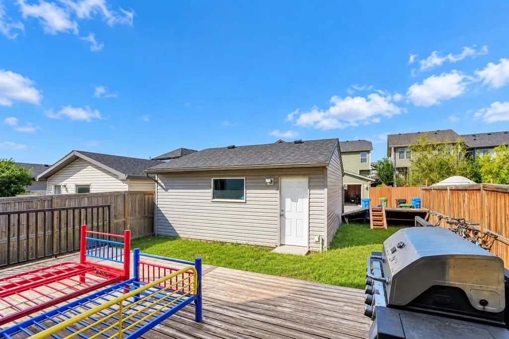 121 Skyview Ranch Drive NE