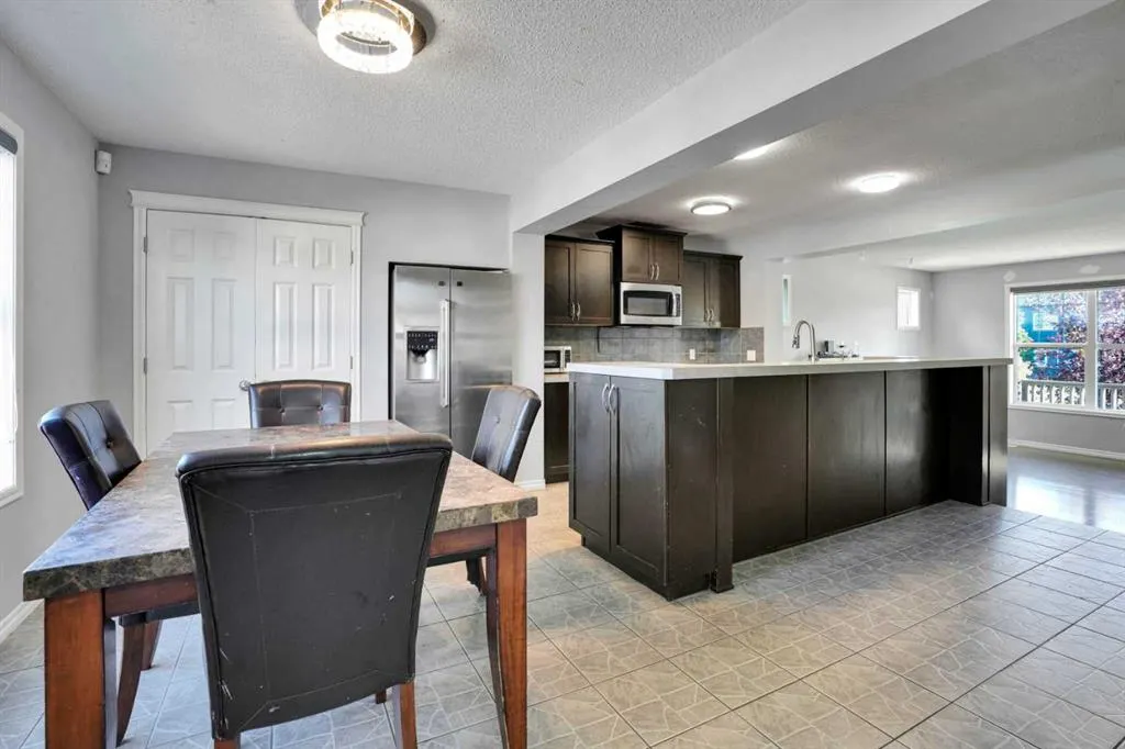 121 Skyview Ranch Drive NE