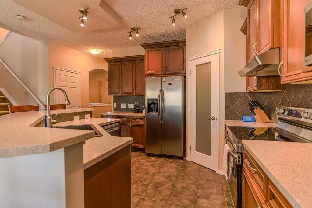 78 Tuscany Ridge Heights NW