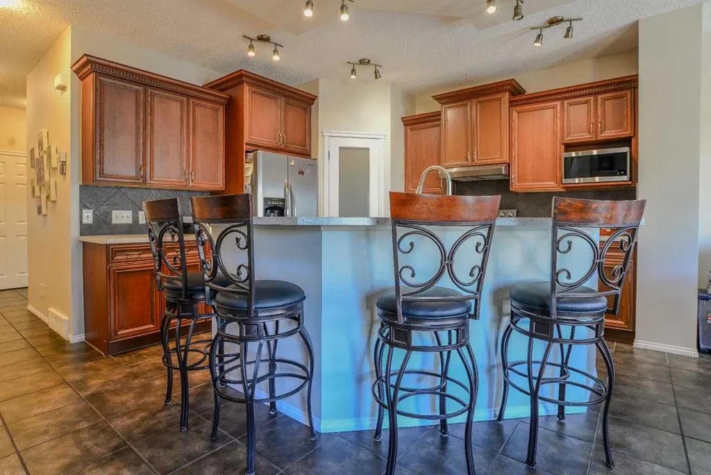 78 Tuscany Ridge Heights NW