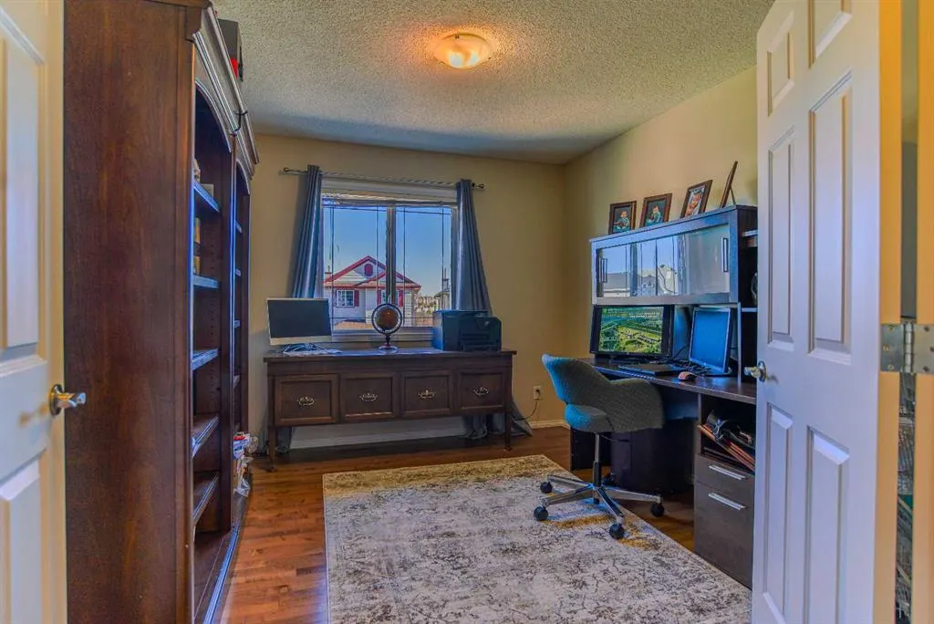 78 Tuscany Ridge Heights NW