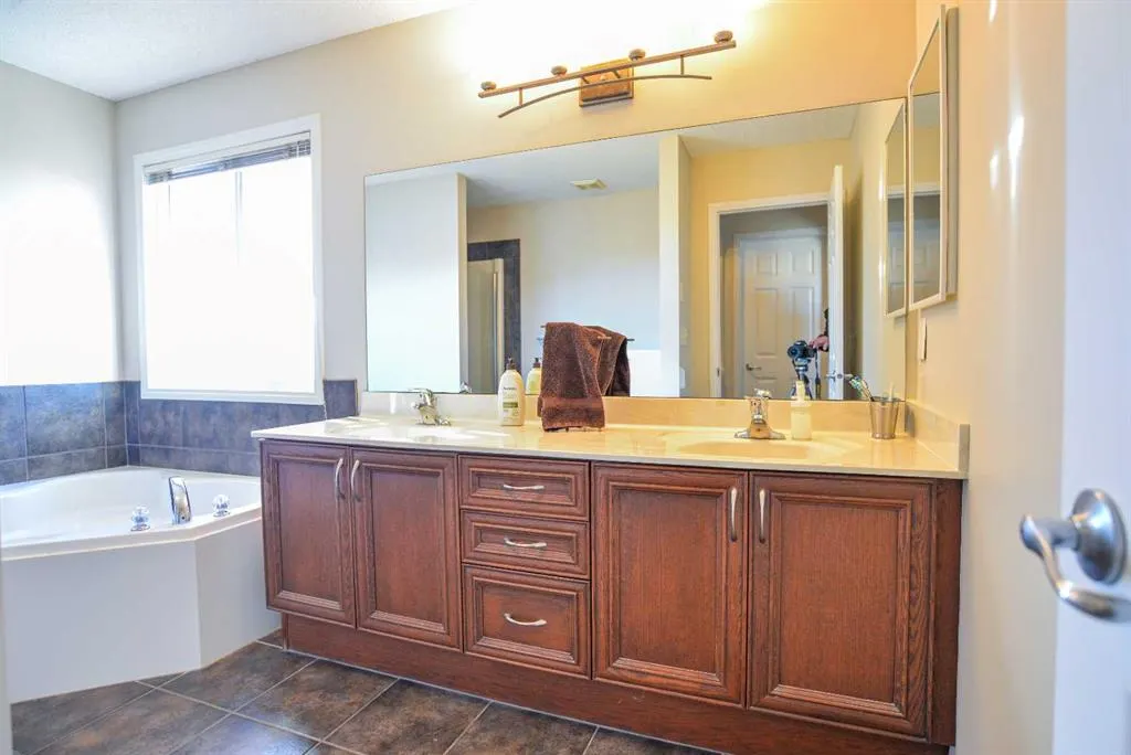 78 Tuscany Ridge Heights NW