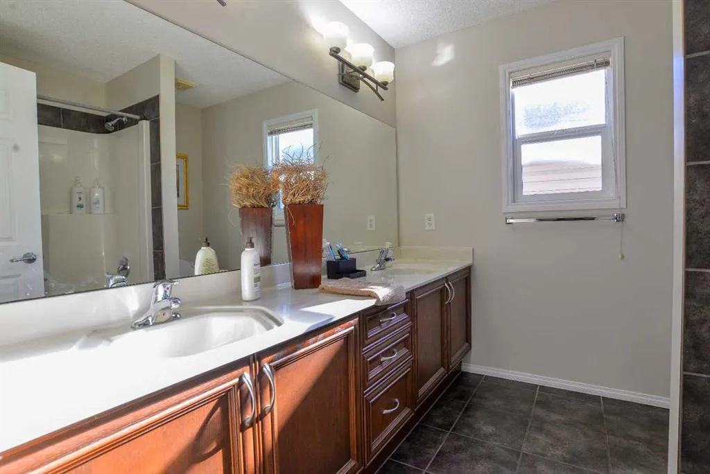 78 Tuscany Ridge Heights NW