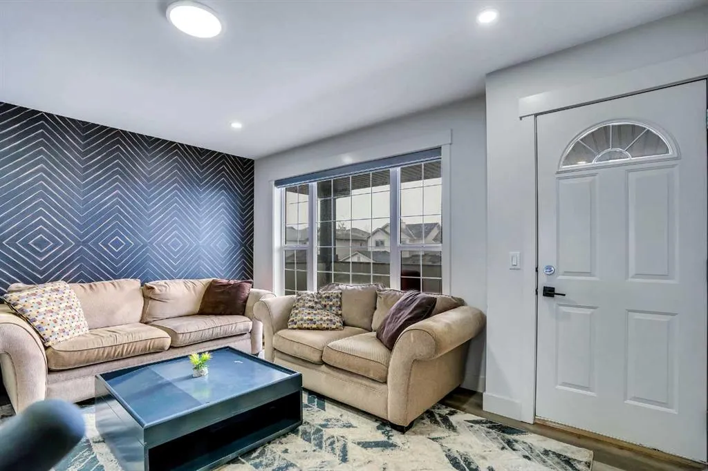 282 Saddlefield Place NE