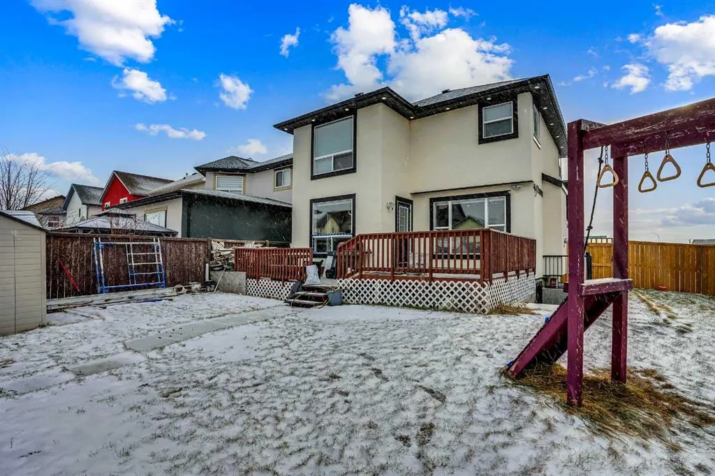 282 Saddlefield Place NE