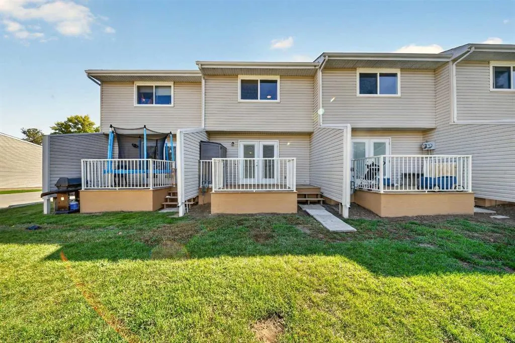 55 Lemoyne Crescent W #53