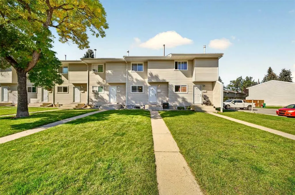 55 Lemoyne Crescent W #53