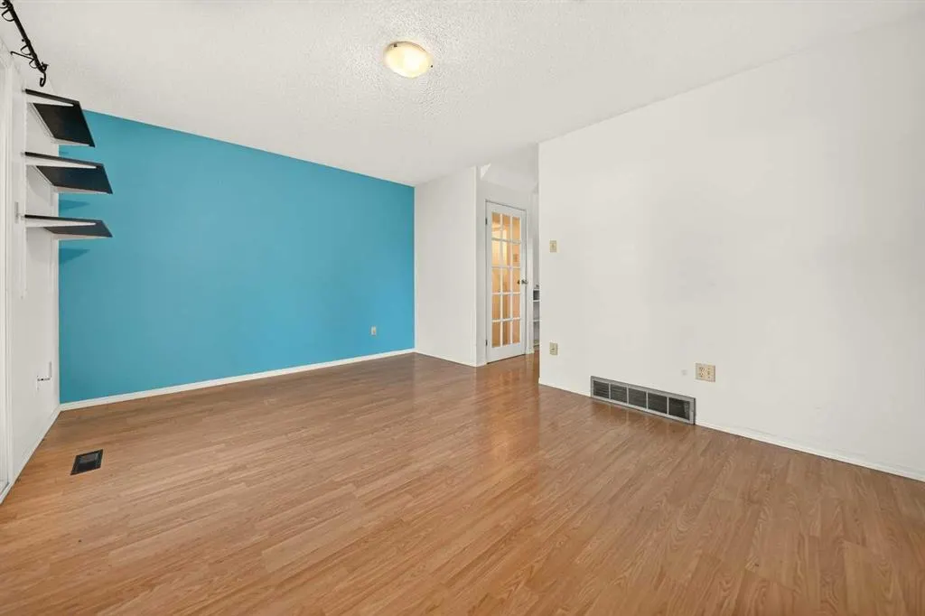 55 Lemoyne Crescent W #53
