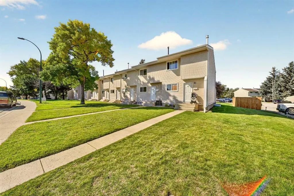 55 Lemoyne Crescent W #53