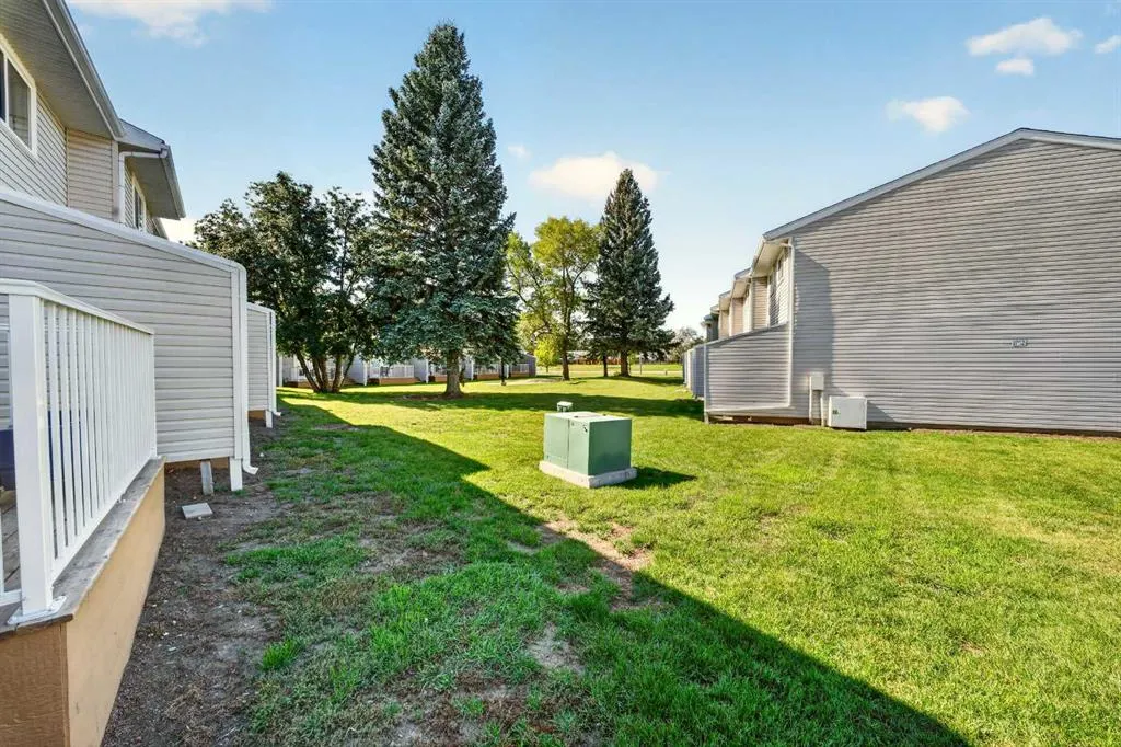 55 Lemoyne Crescent W #53