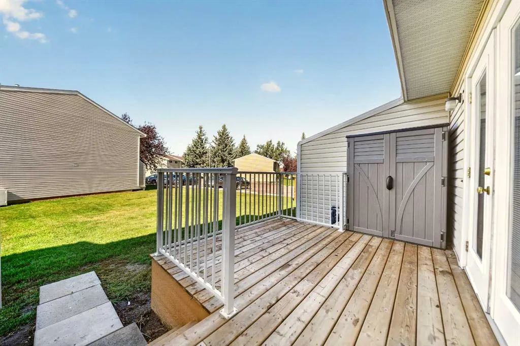 55 Lemoyne Crescent W #53