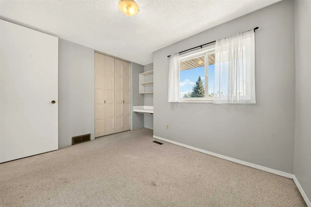 55 Lemoyne Crescent W #53