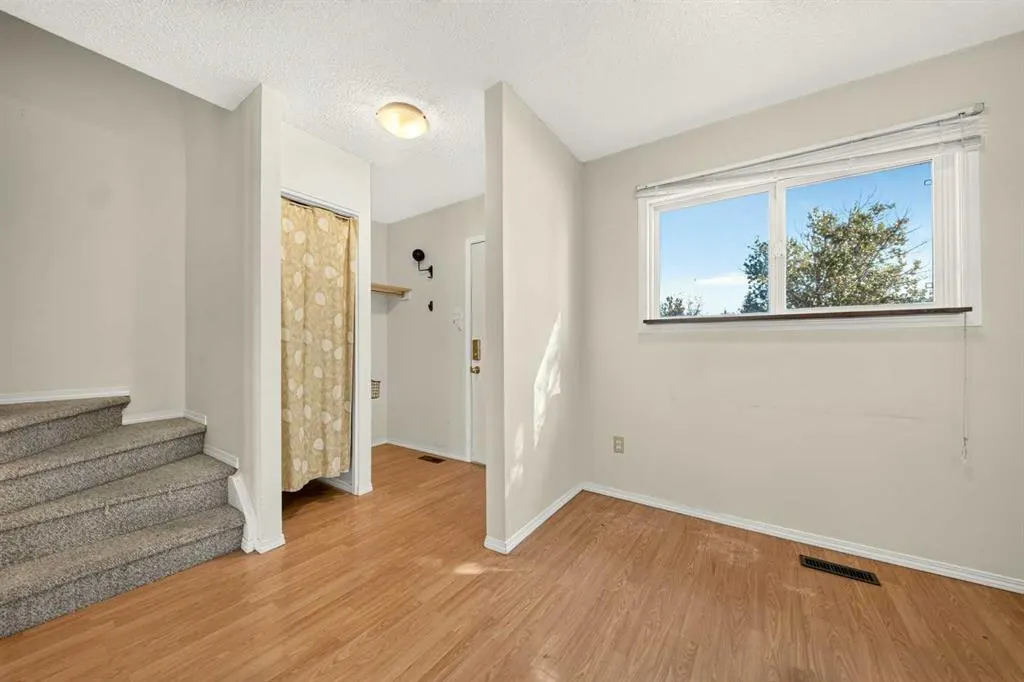 55 Lemoyne Crescent W #53