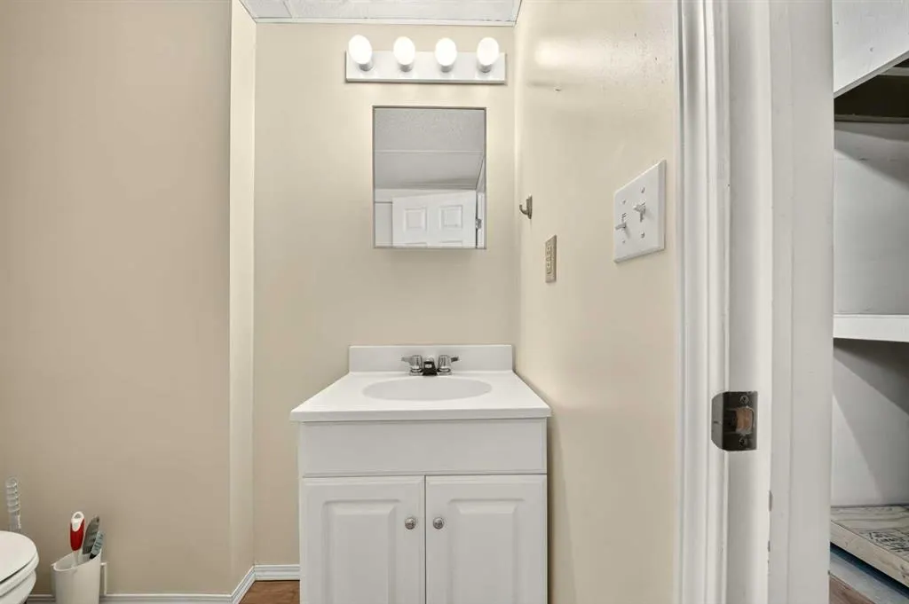 55 Lemoyne Crescent W #53