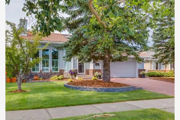 111 Hawksbrow Drive NW