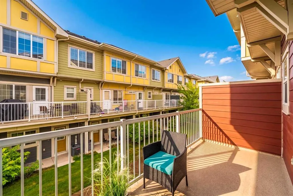304 Marquis Lane SE