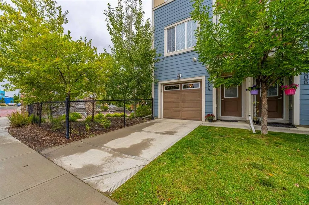 304 Marquis Lane SE