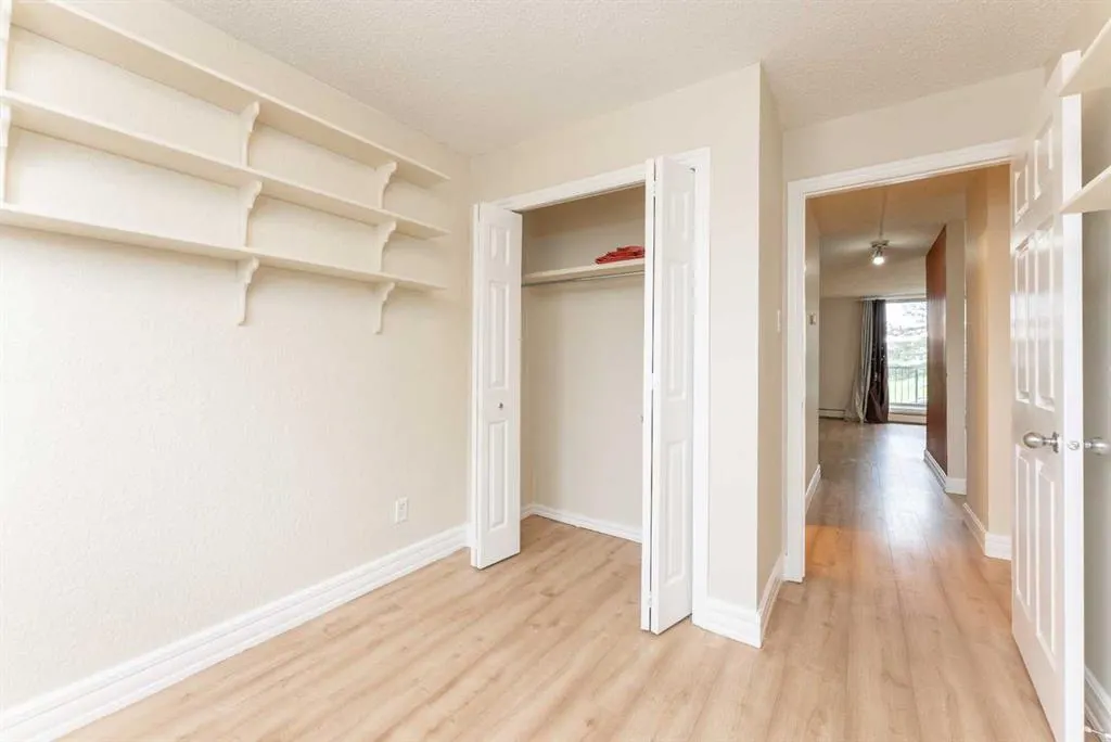 218 Mayor Magrath Drive N #3