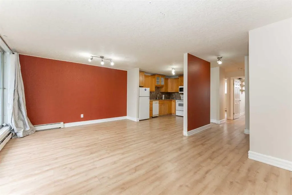 218 Mayor Magrath Drive N #3