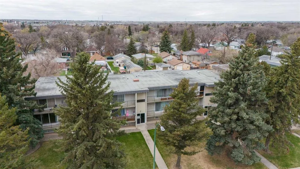 218 Mayor Magrath Drive N #3