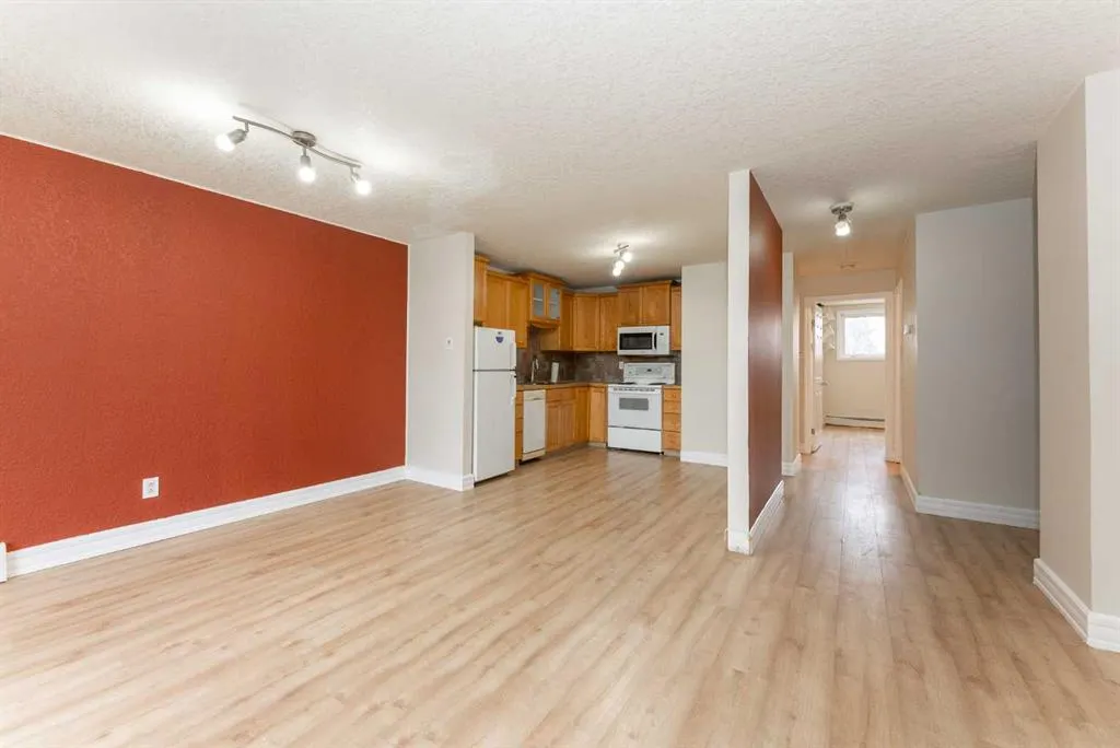 218 Mayor Magrath Drive N #3