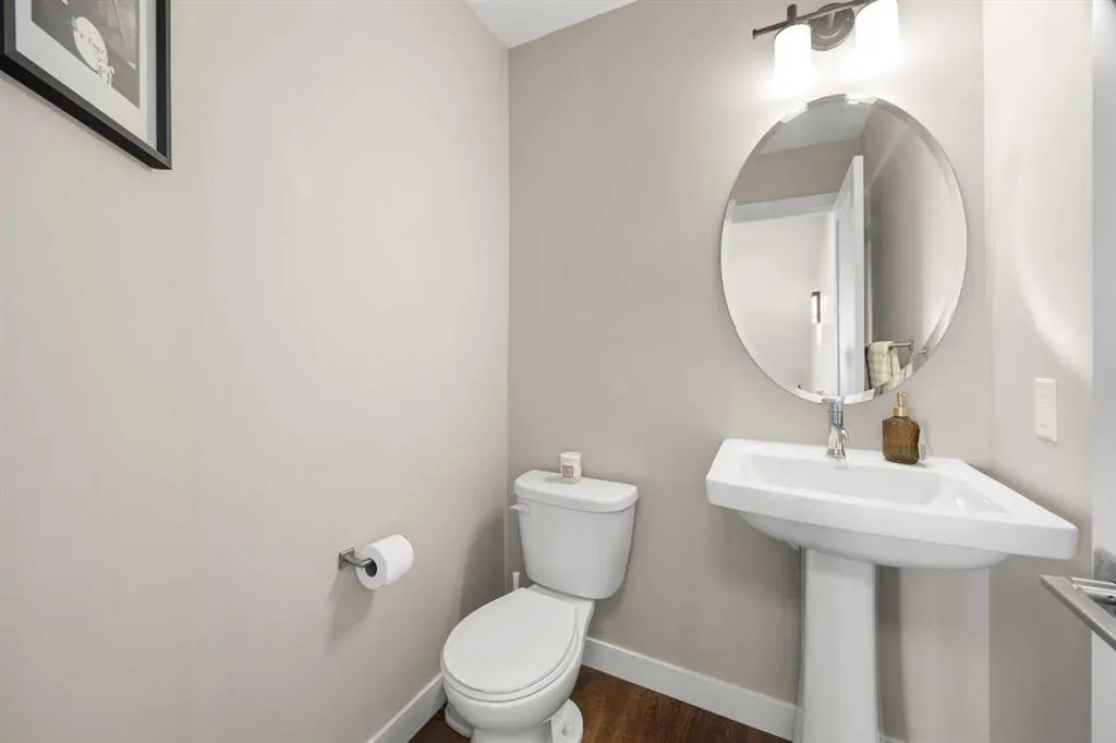 111 Evanscrest Gardens NW