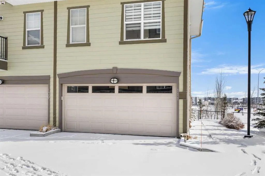 111 Evanscrest Gardens NW