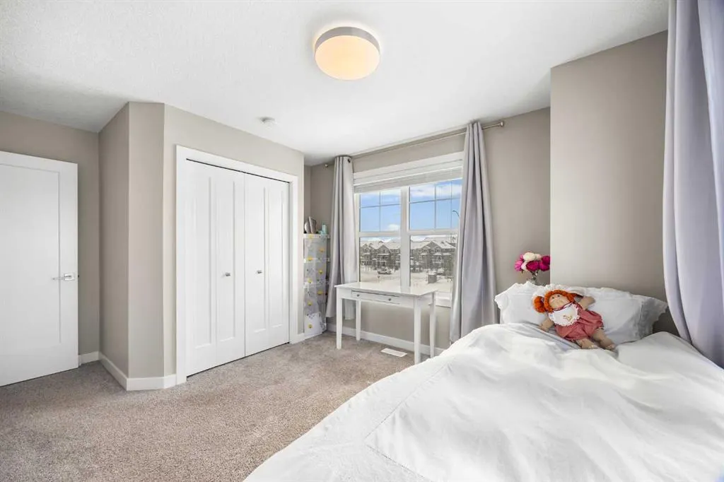 111 Evanscrest Gardens NW