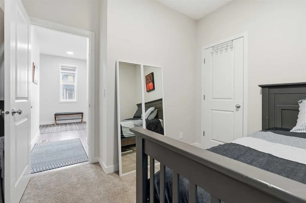 15 Lawrence Green SE