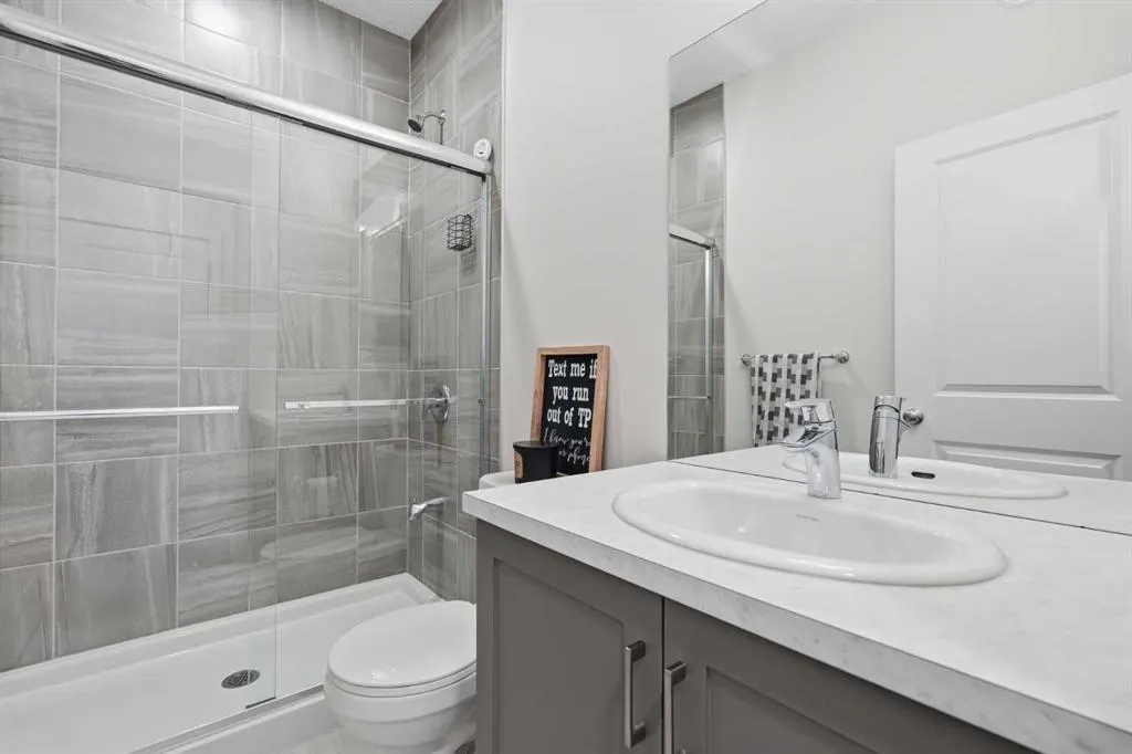 15 Lawrence Green SE