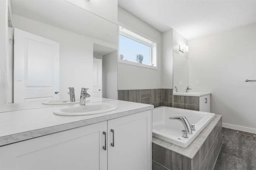 15 Lawrence Green SE