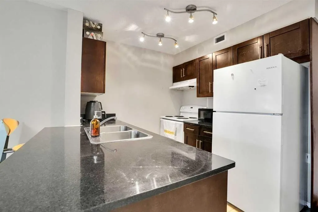 355 Taralake Way NE #215