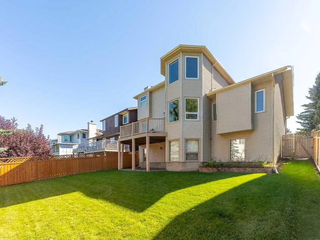 44 Straddock Crescent SW
