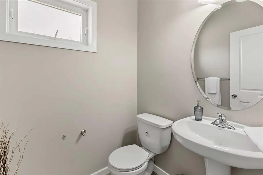 13 Panora View NW