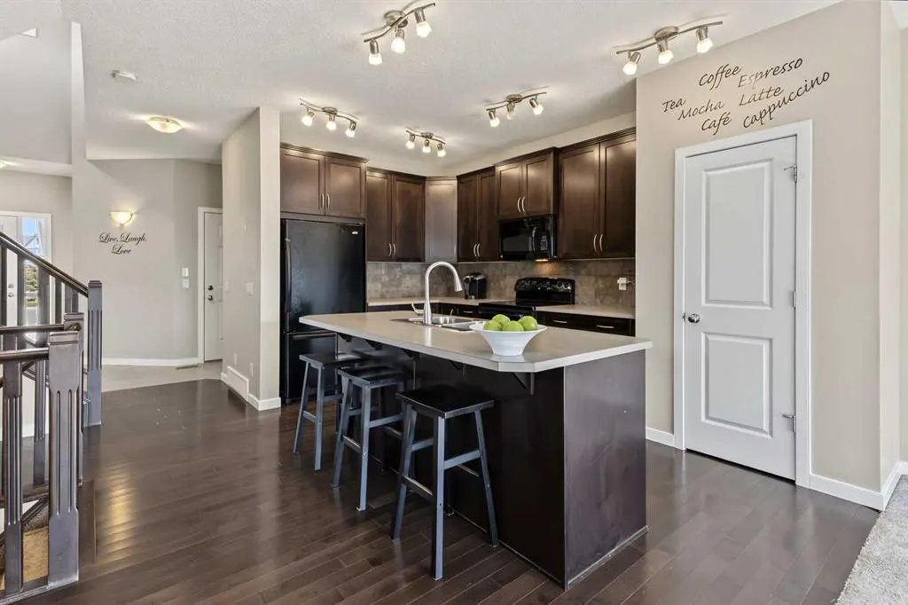 13 Panora View NW