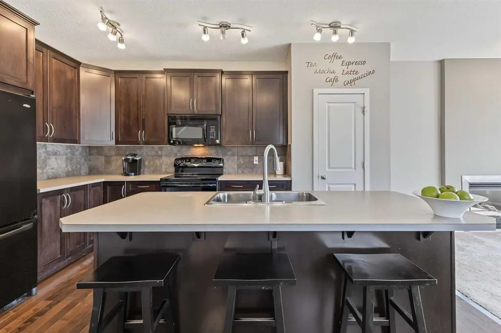 13 Panora View NW