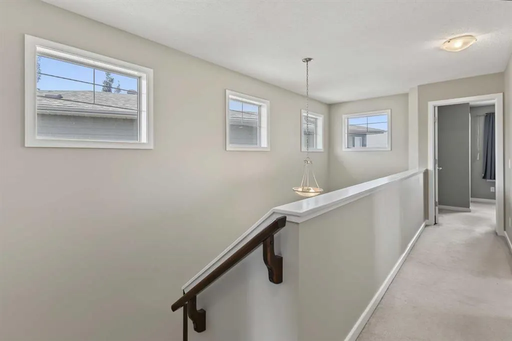 13 Panora View NW