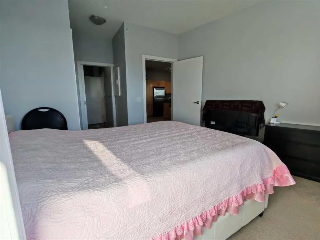 69 Springborough Court SW #304