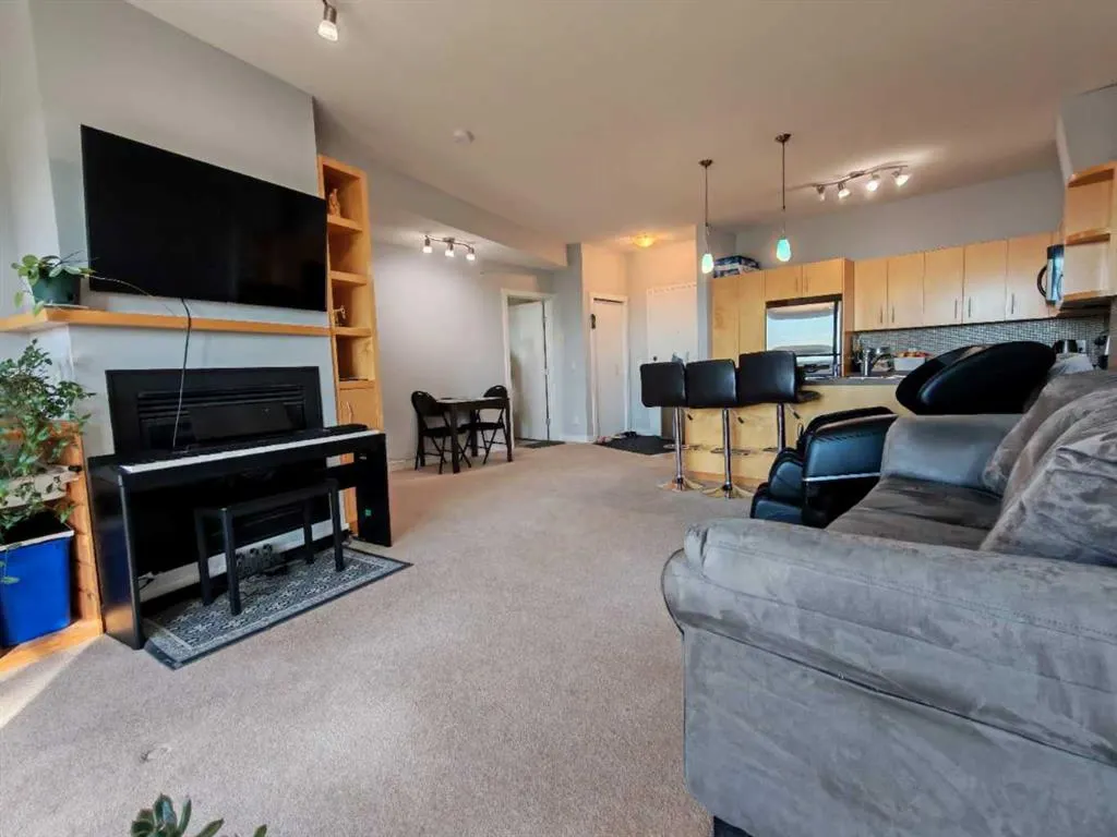 69 Springborough Court SW #304