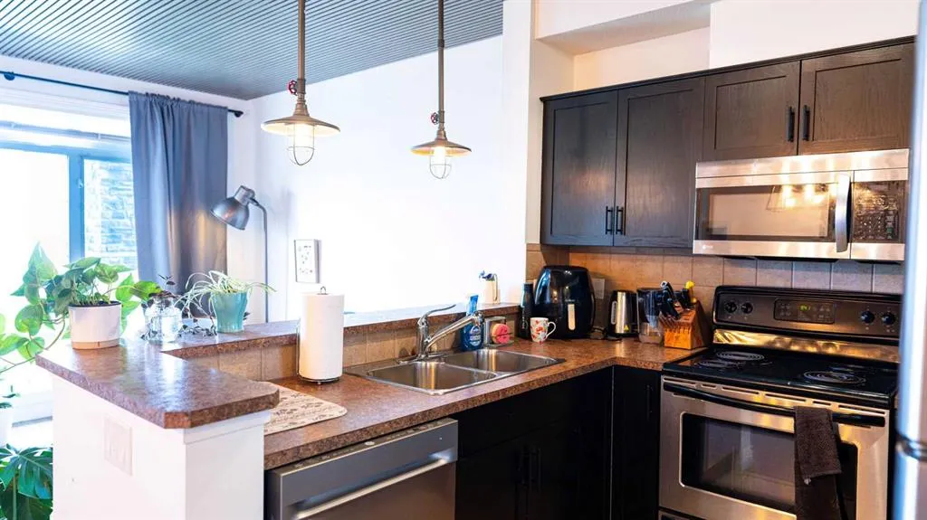 169 Rockyledge View NW #1